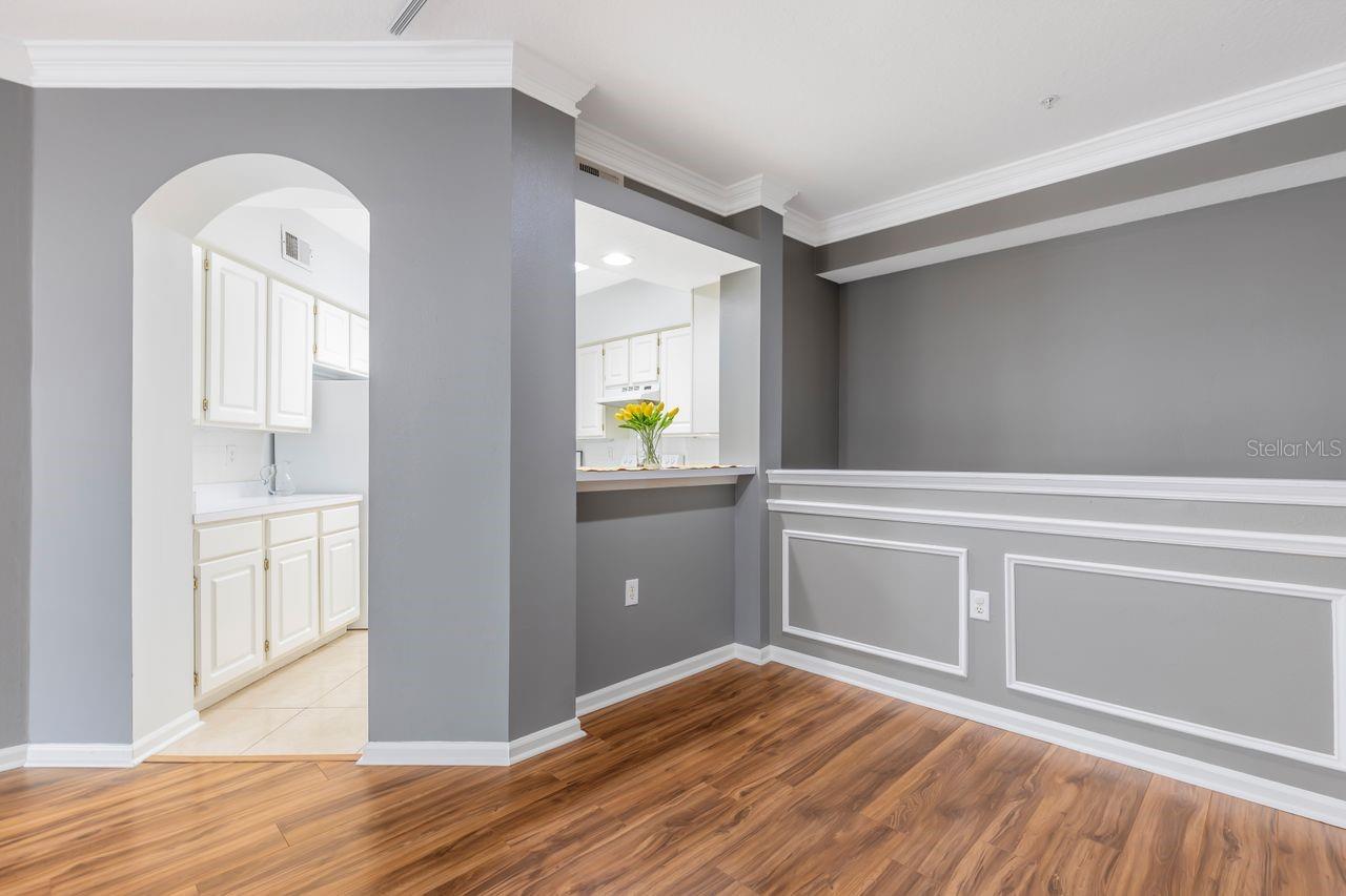 Kitchen/Dining/Breakfast bar