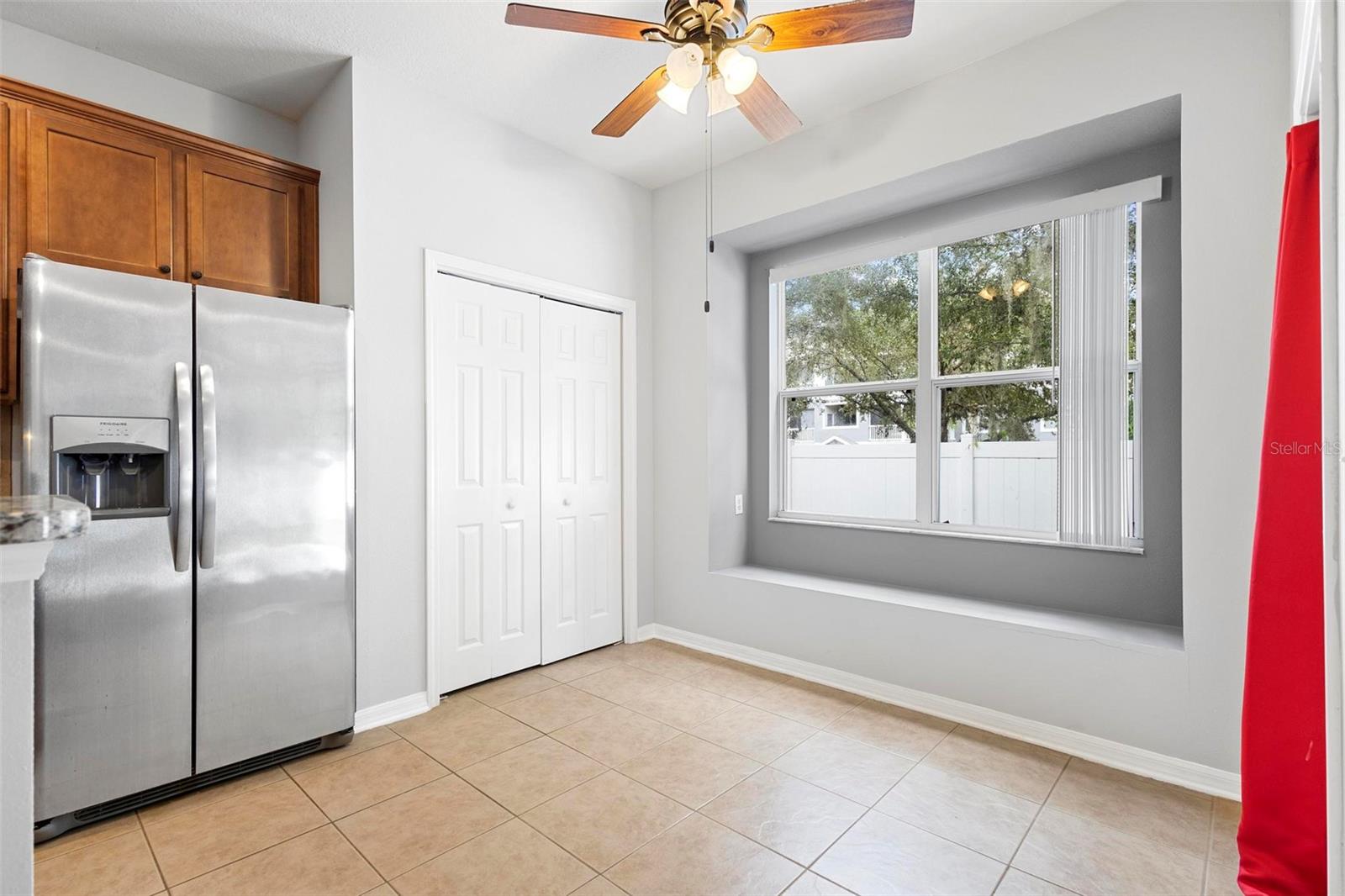 Kitchen dining area