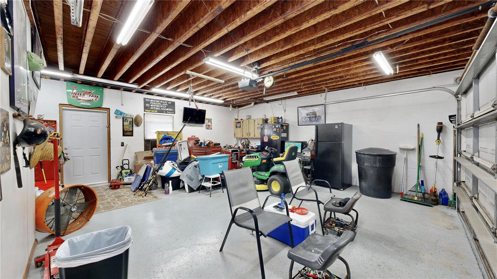 Awesome garage with space to relax.