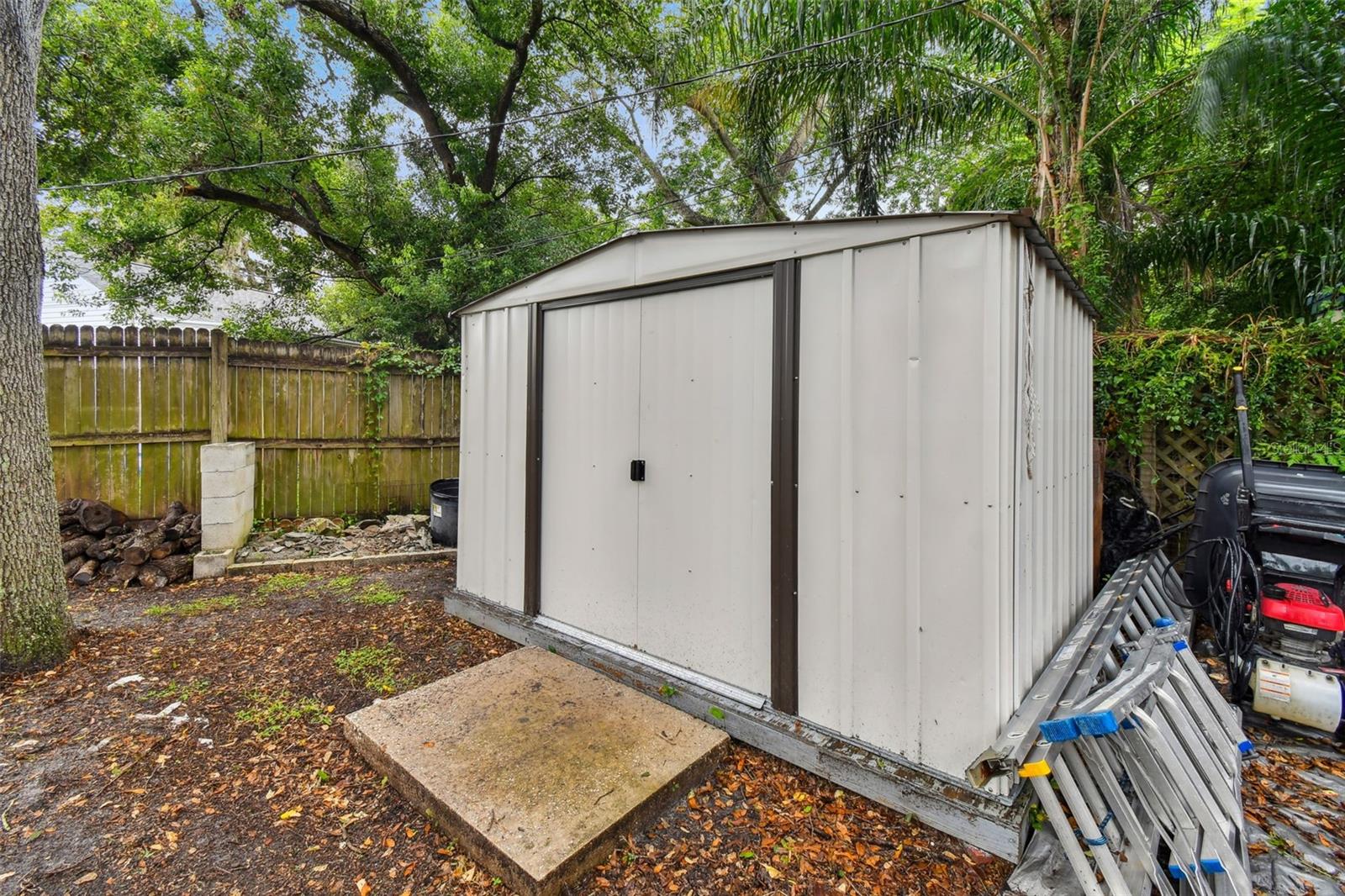 shed on back of property