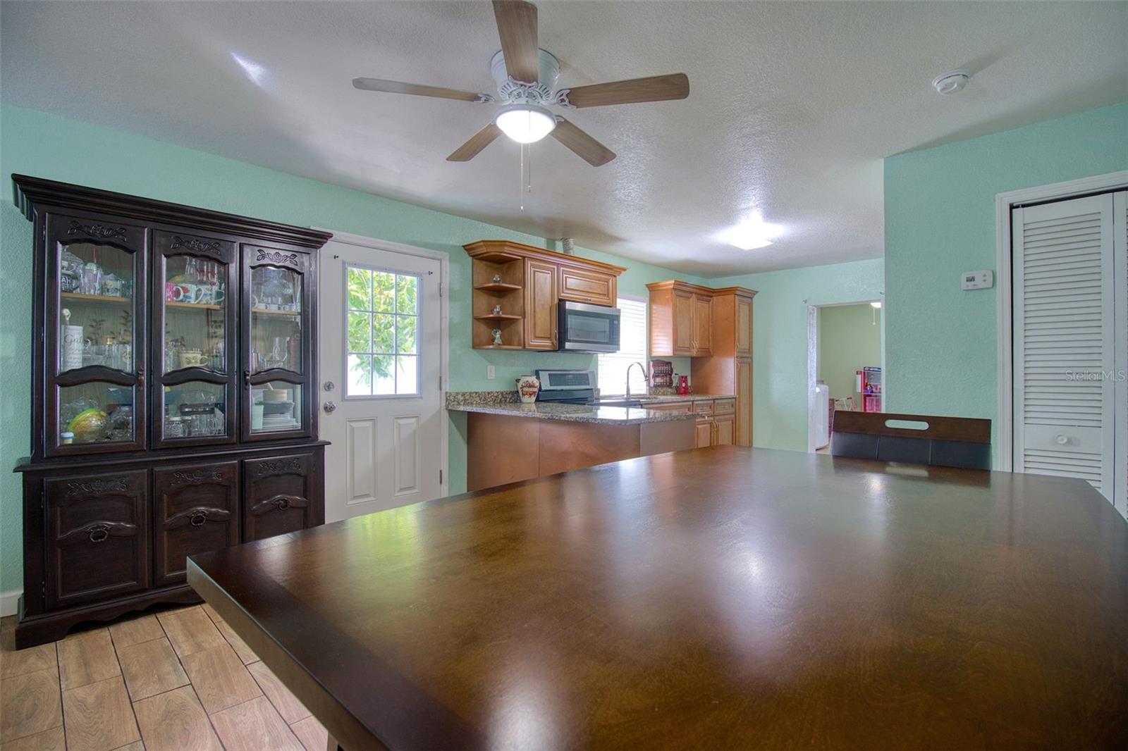 Dining Area PLUS Breakfast Bar