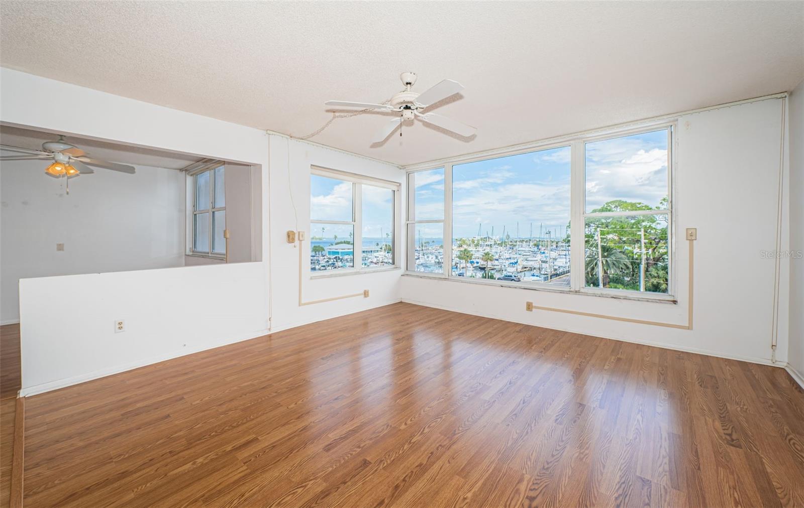 Living Room/Dining Room