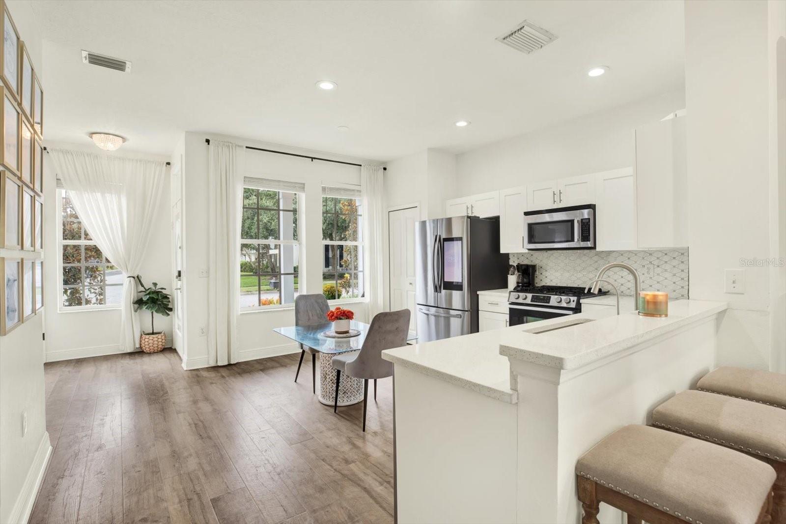 Kitchen / Foyer