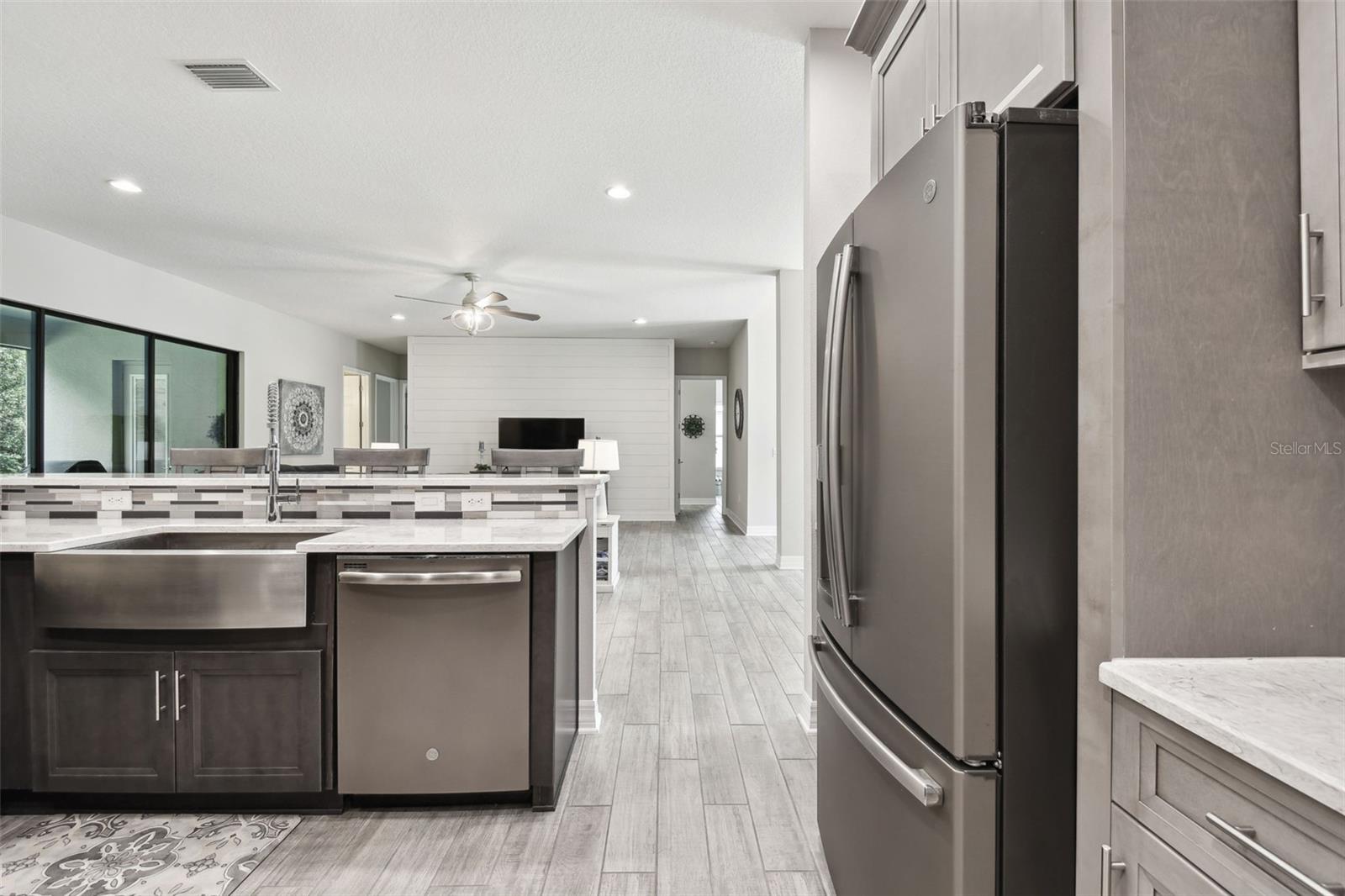 KITCHEN OVERLOOKING LARGE FAMILY ROOM