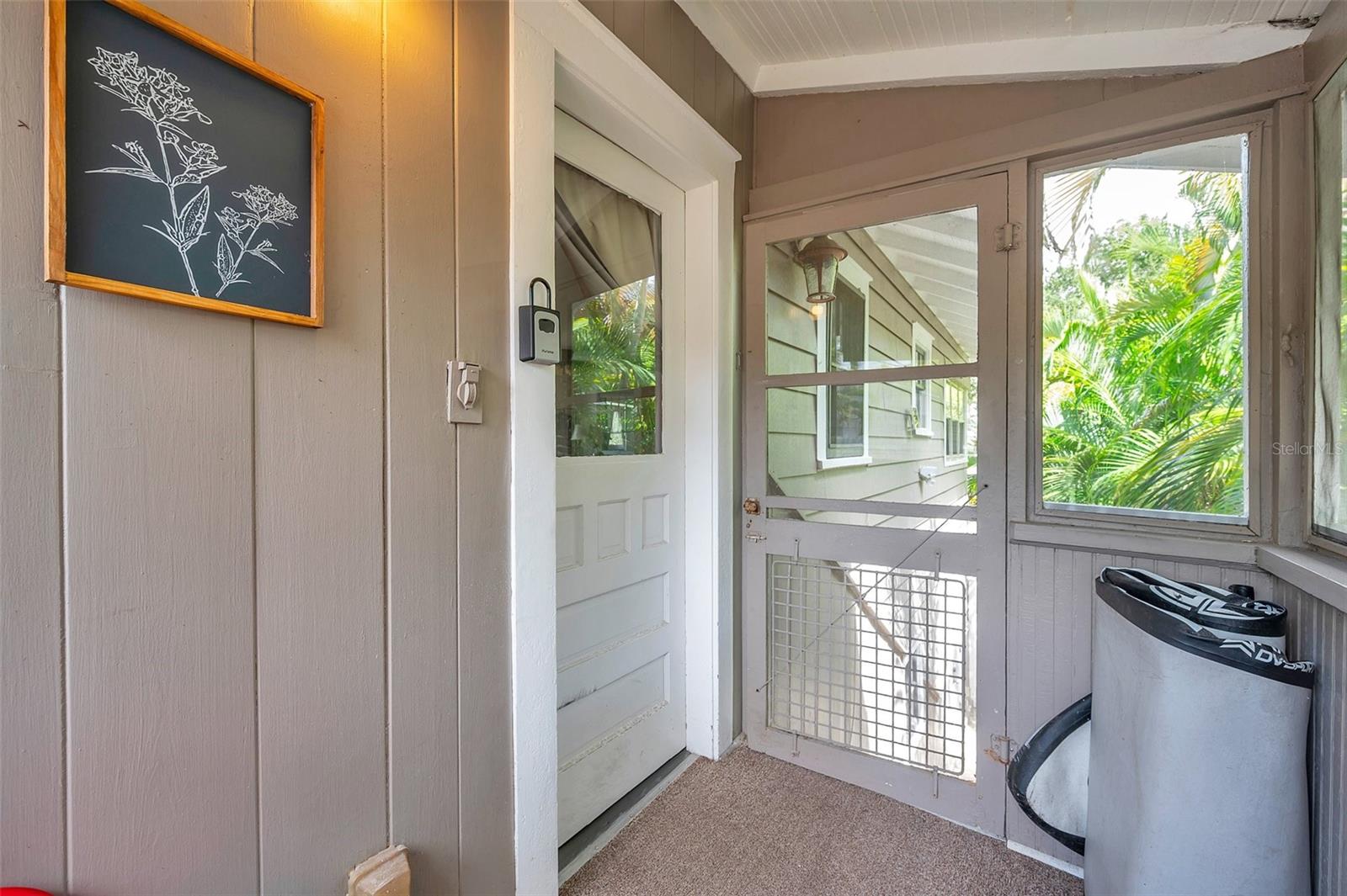 Upper Apartment porch