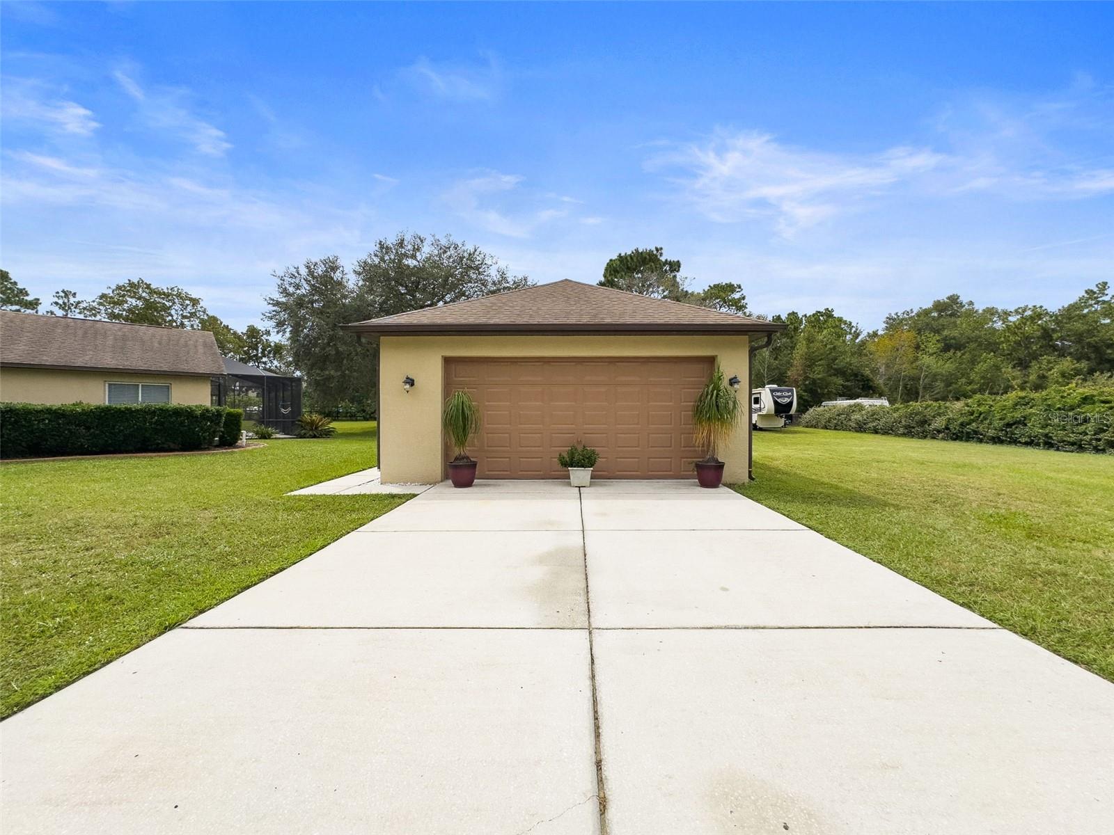 Detached Garage