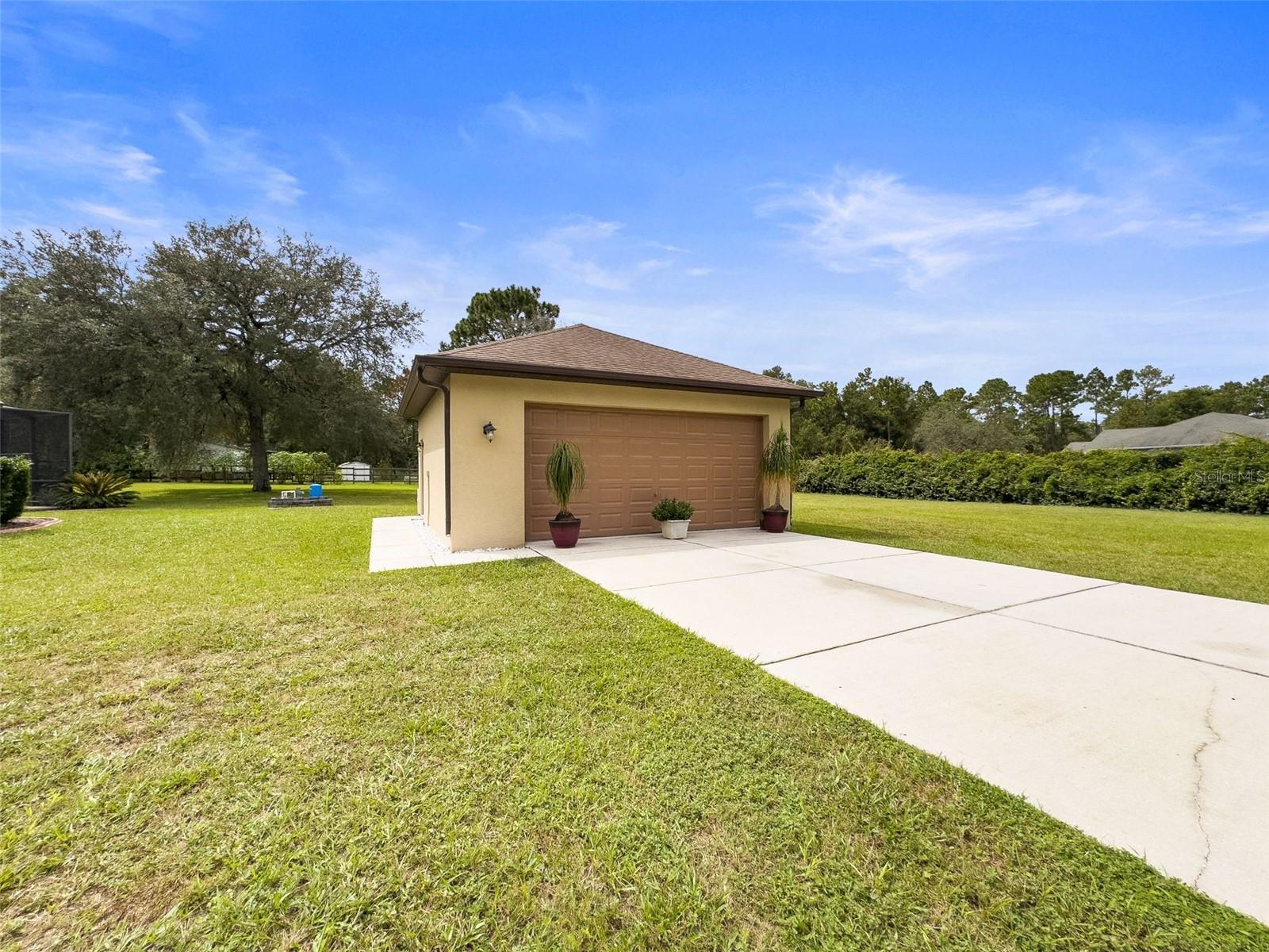 Detached Garage