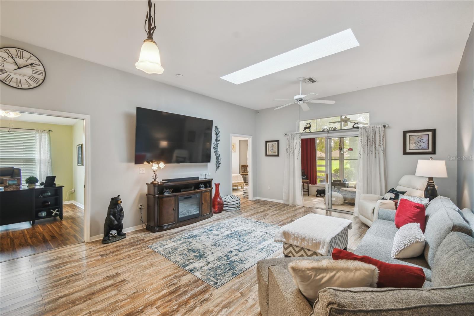 FAMILY ROOM WITH OFFICE/3RD BEDROOM