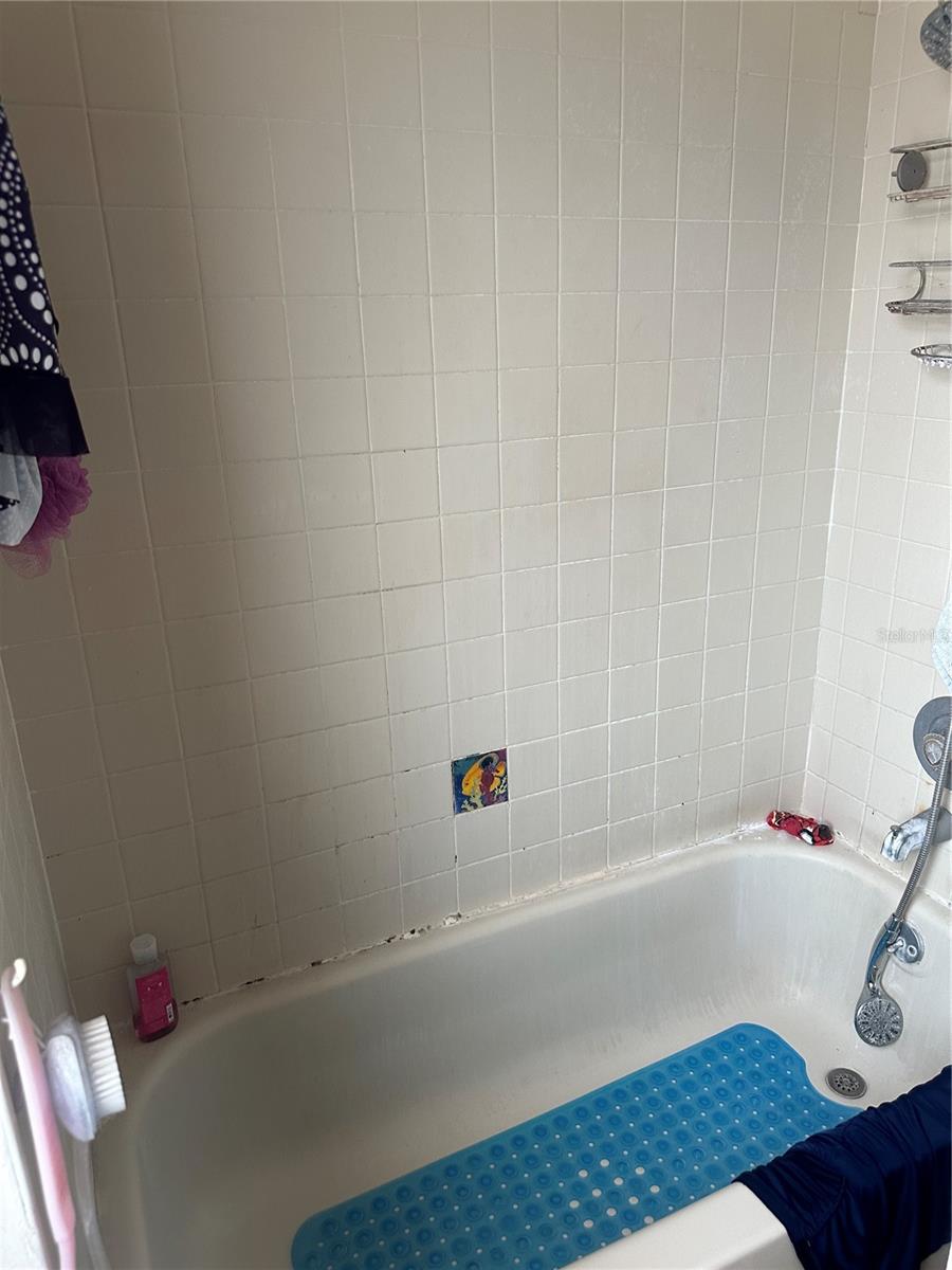 Second Bathroom with Tub/Shower