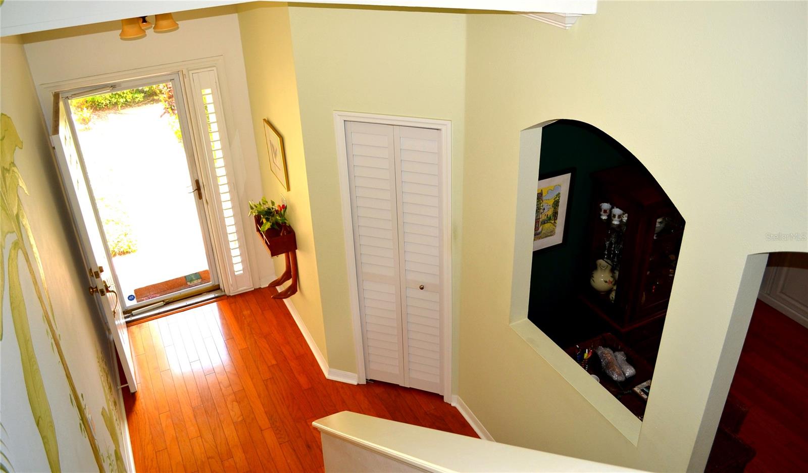 Front Entry foyer