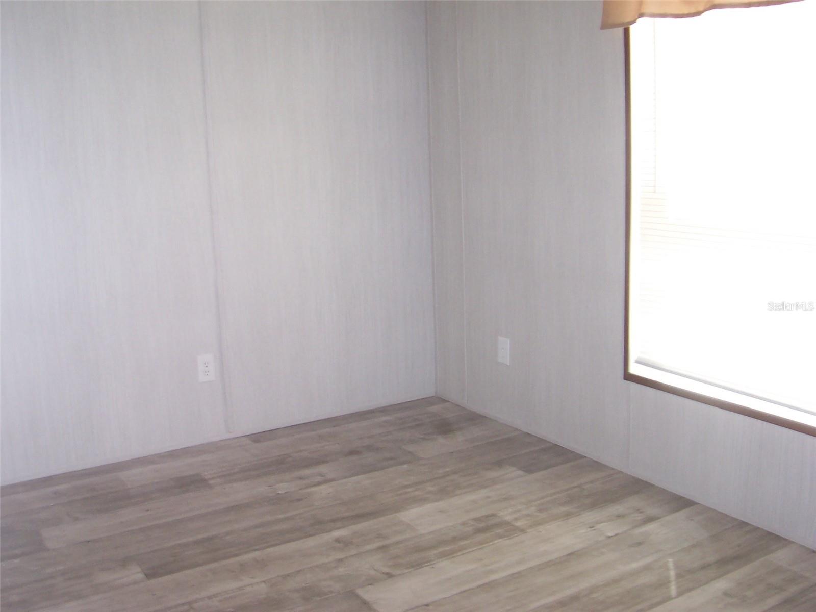 i3rd Bedroom