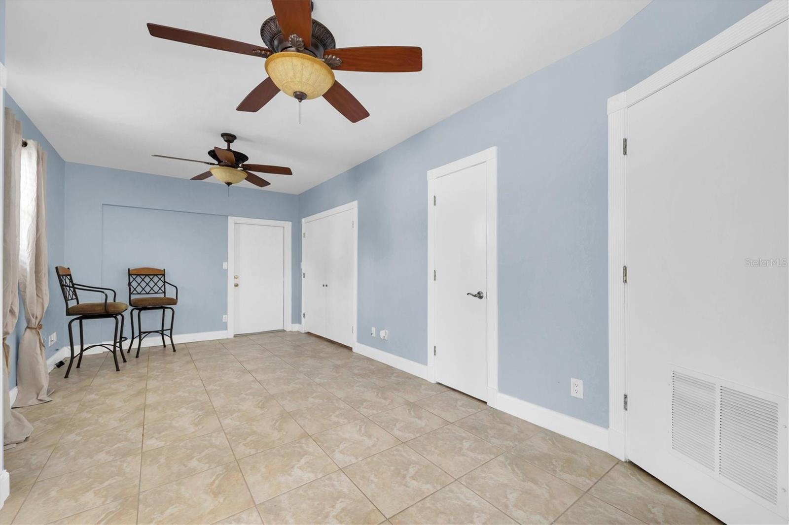 Bonus room, with inside utility room