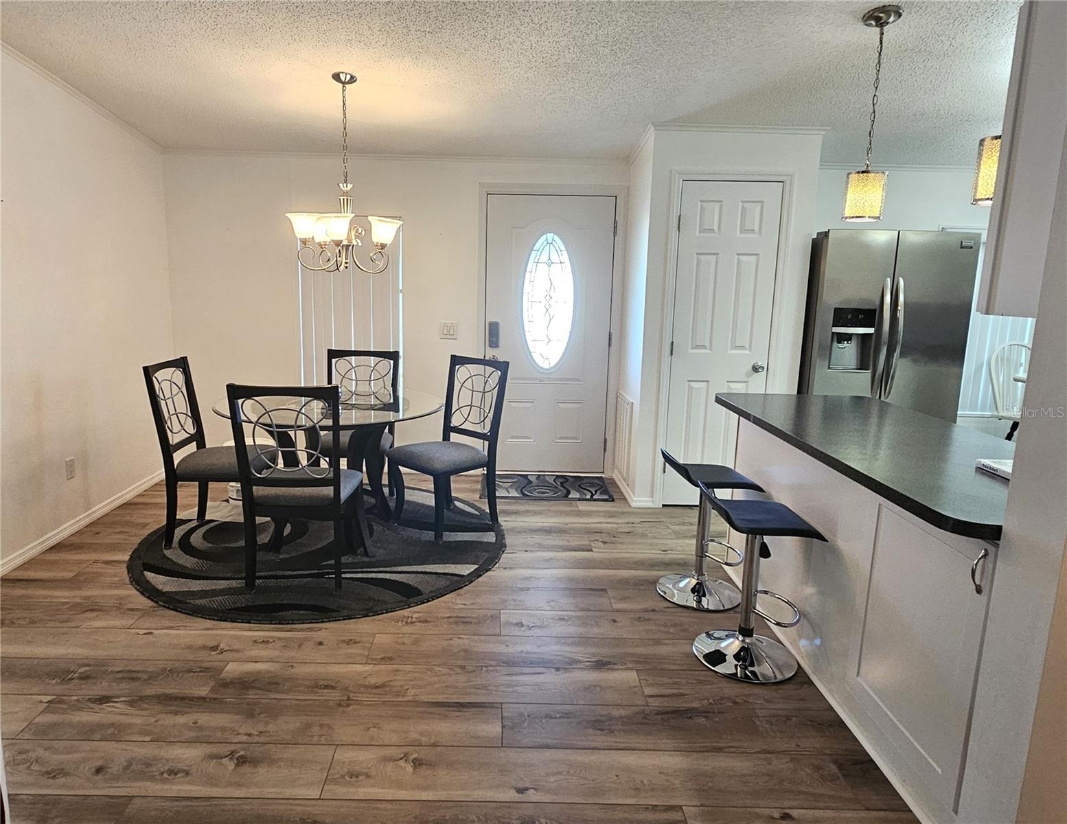 Dining Area, Dinette Set/Stools Included