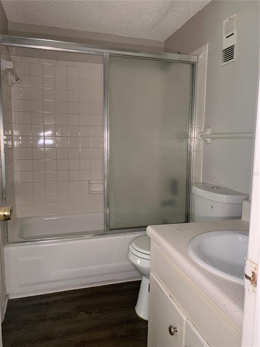 Bathroom with Tub/Shower