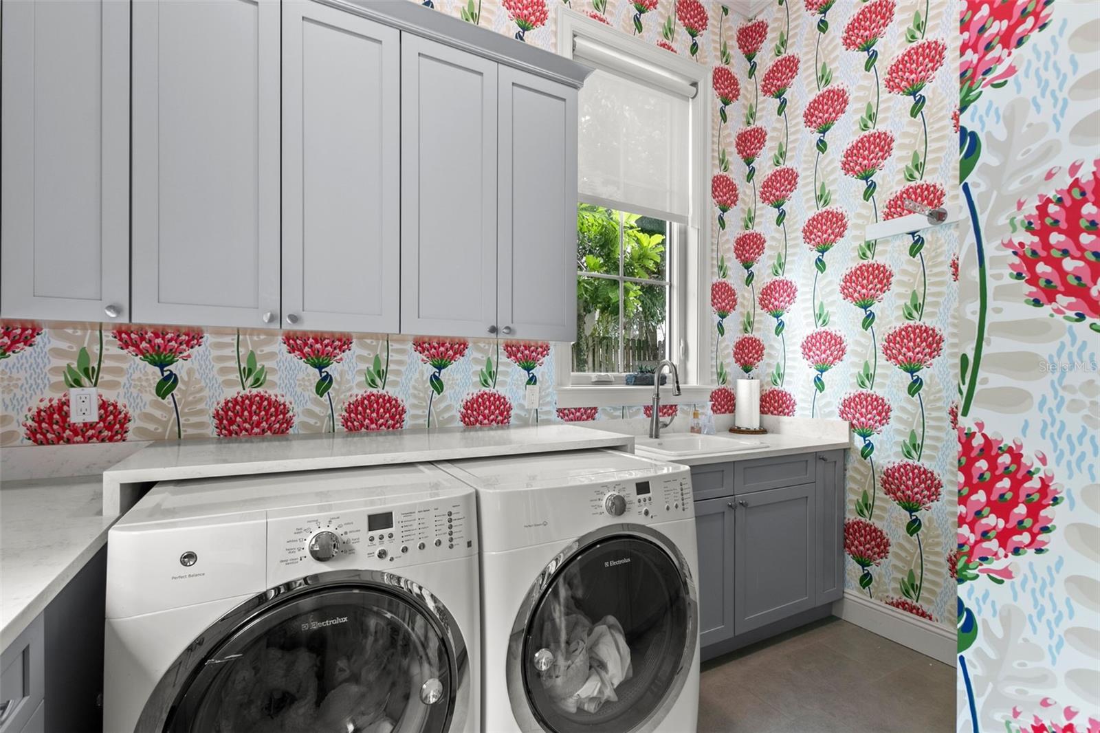 Laundry room off mud room