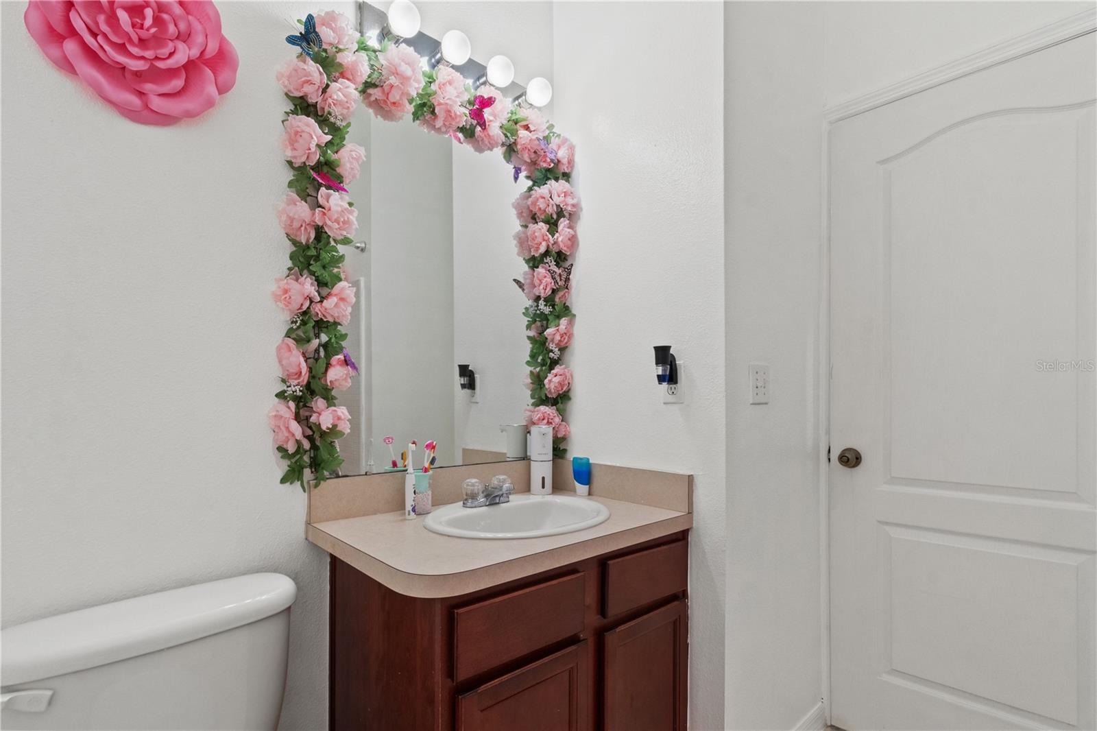 Guest Bathroom upstairs