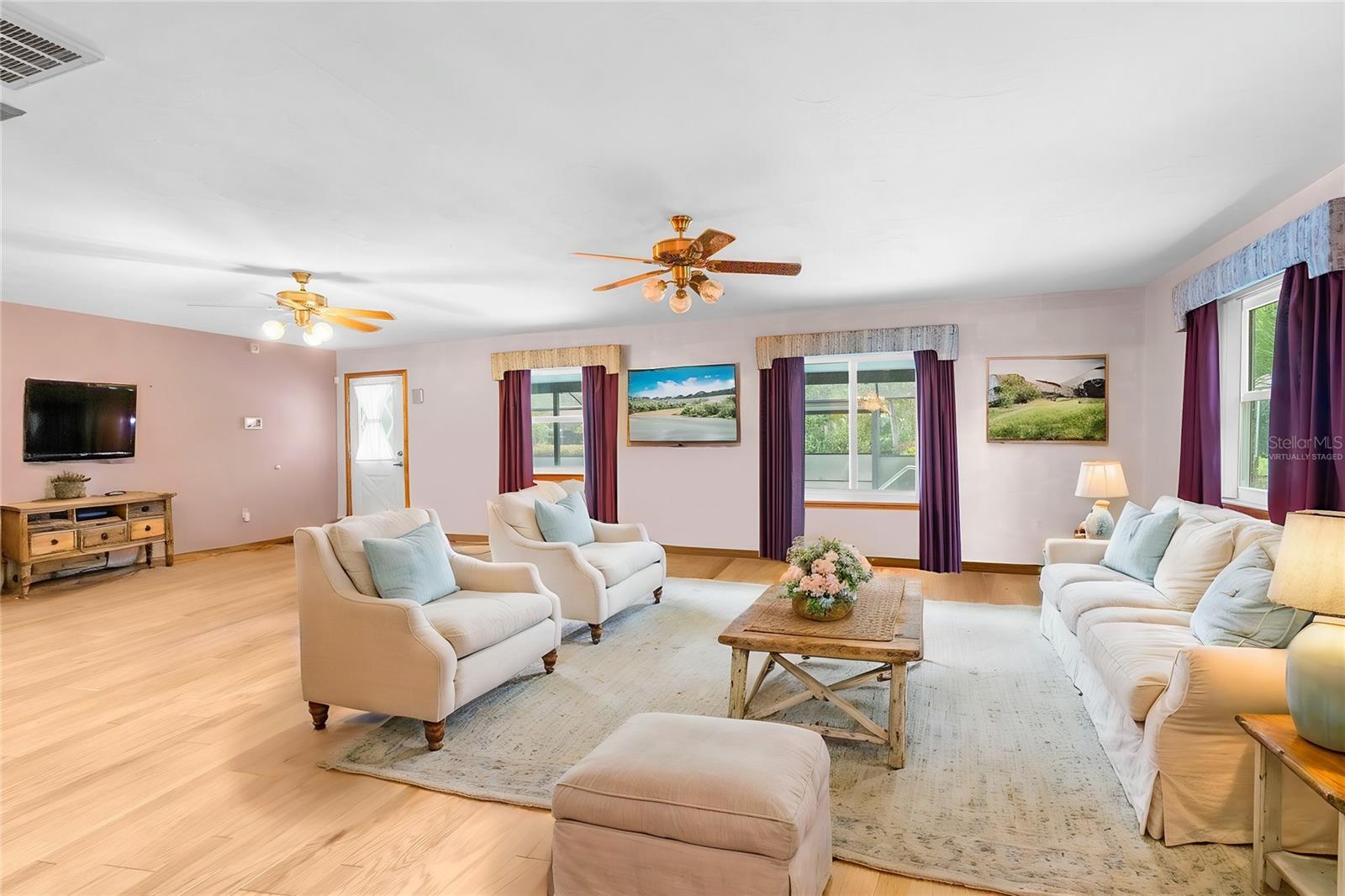 Virtually staged foyer