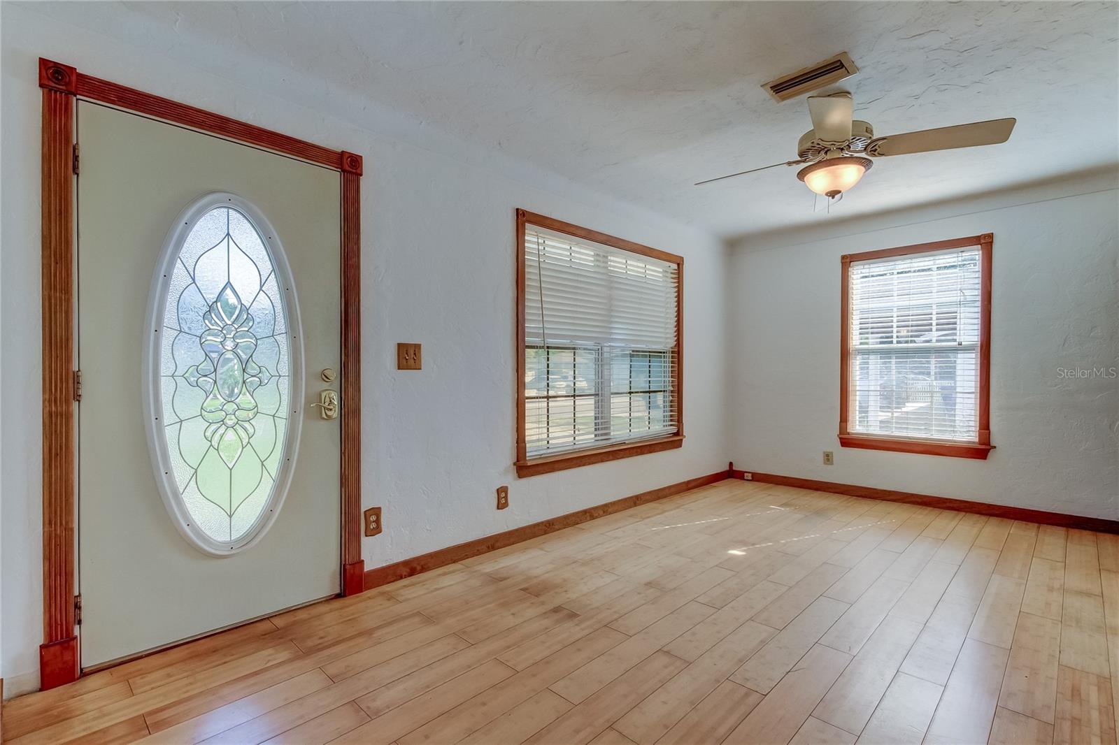 Front entry/Living Room