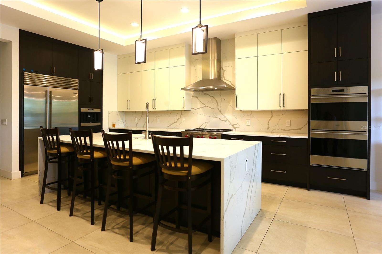 GORGEOUS kitchen with state of the art appliances