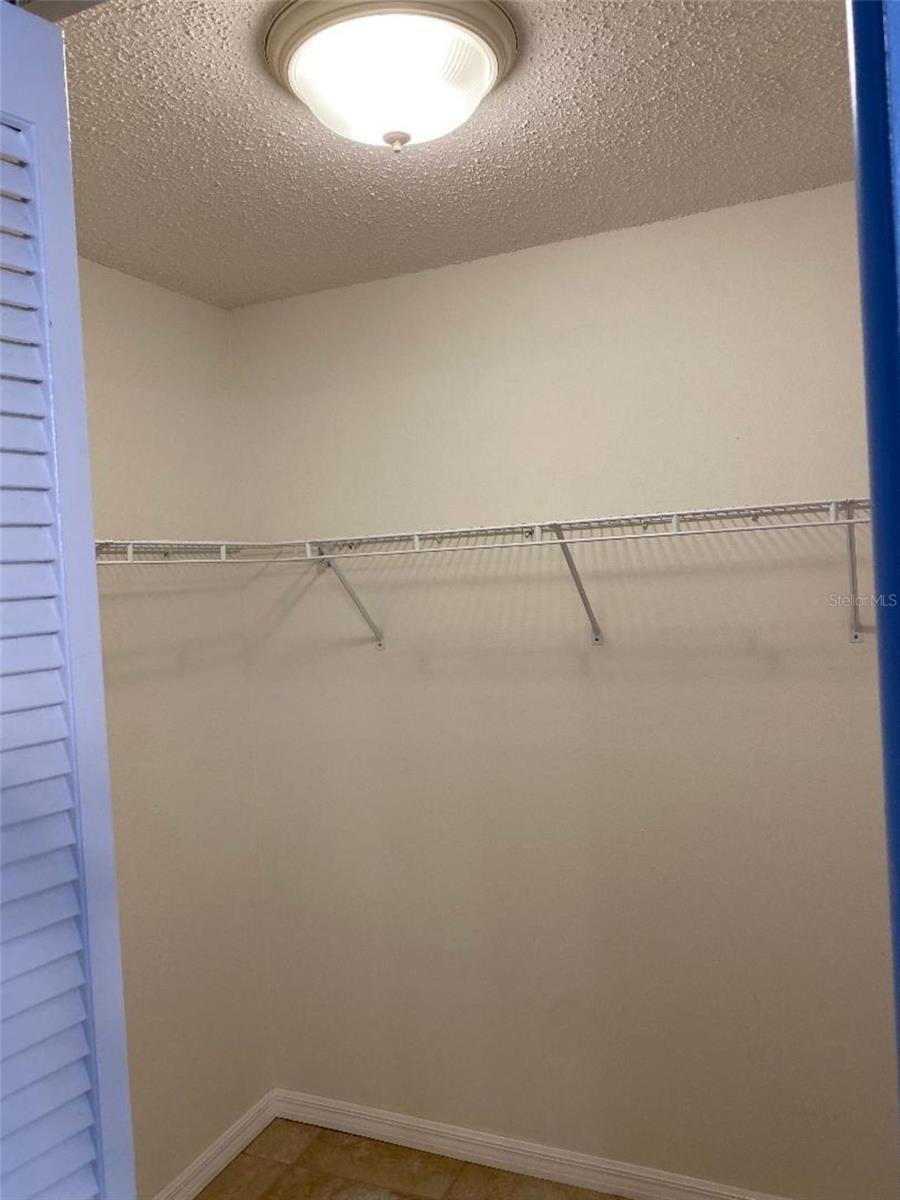 Master Walkin Closet