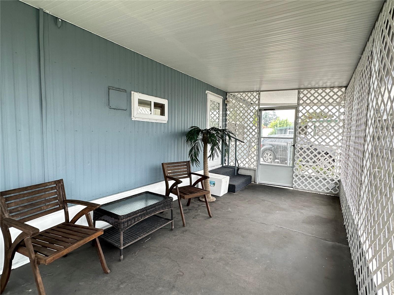 Screened in porch