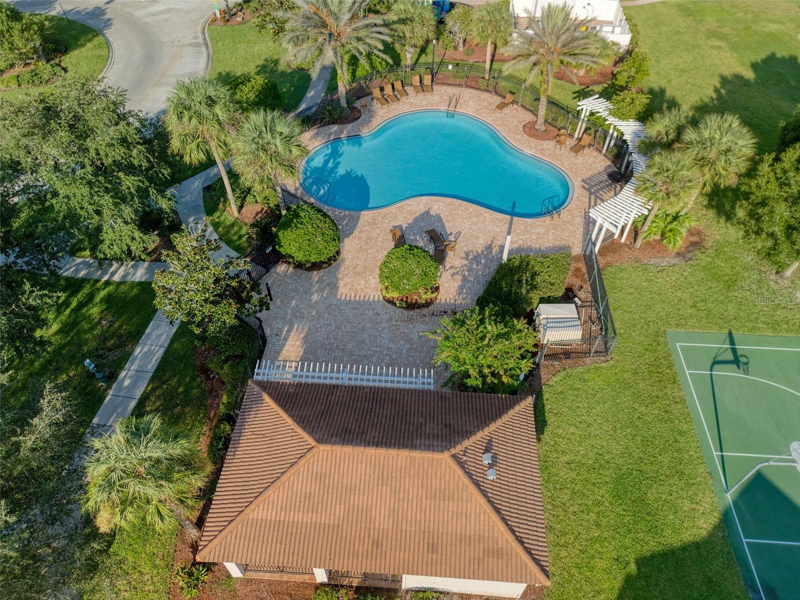 Shaded Picnic Area, adjacent to pool