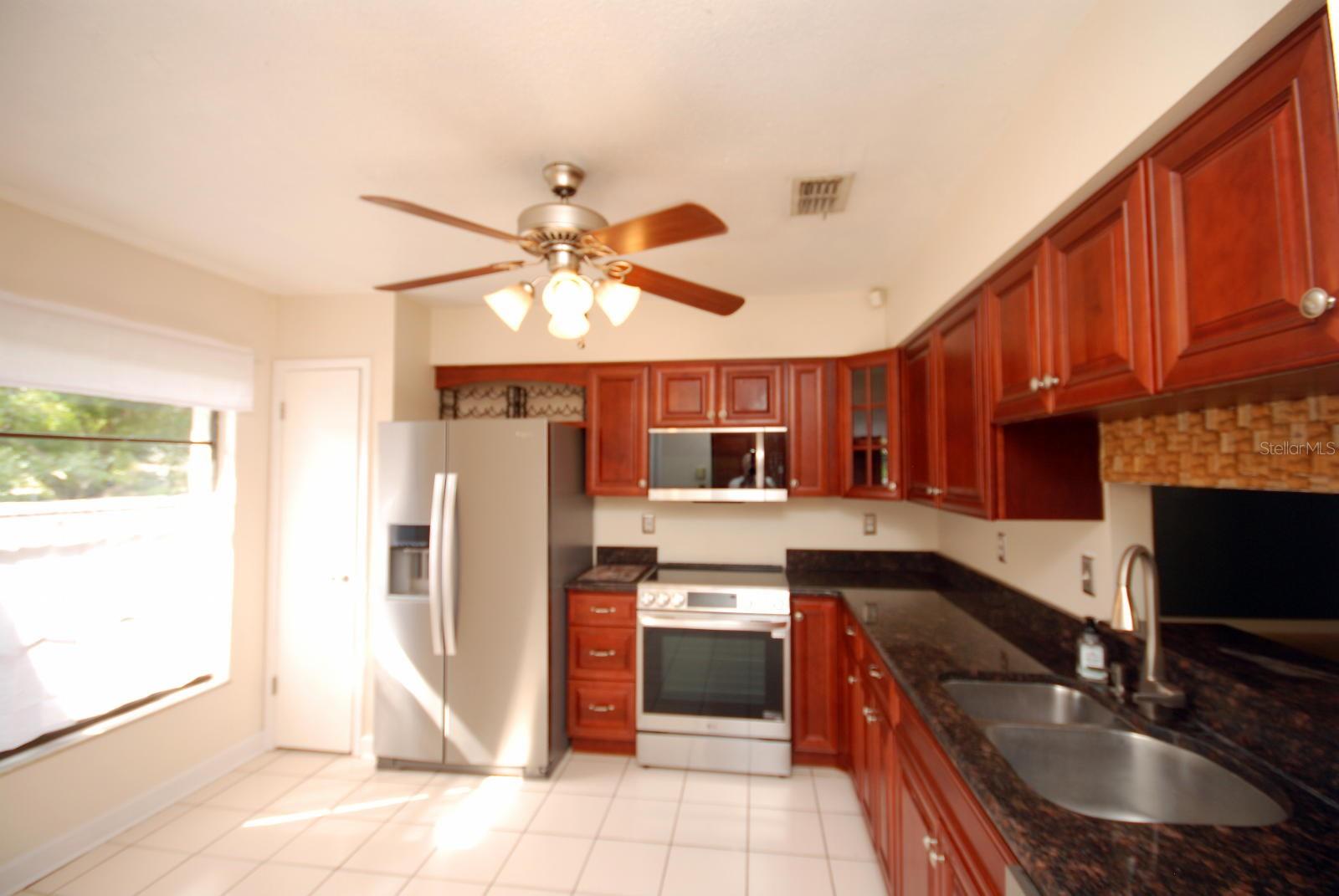 GRANITE COUNTERS