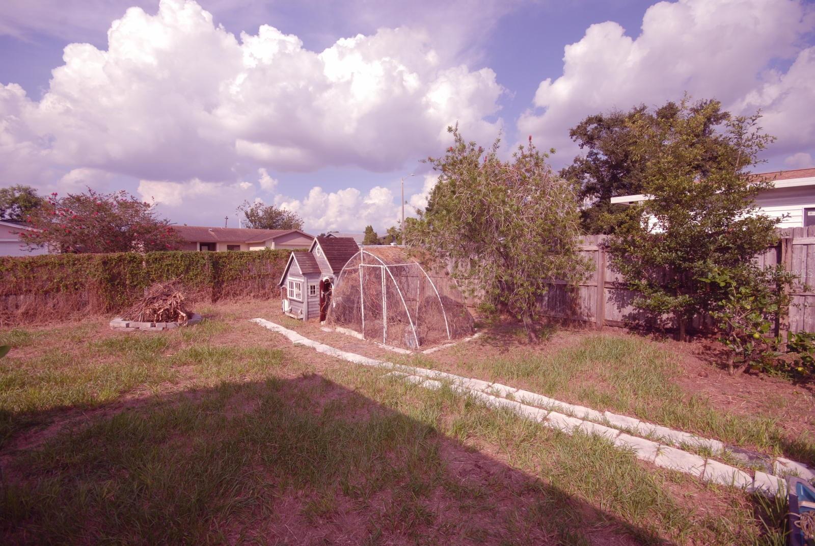 LARGE FENCED YARD