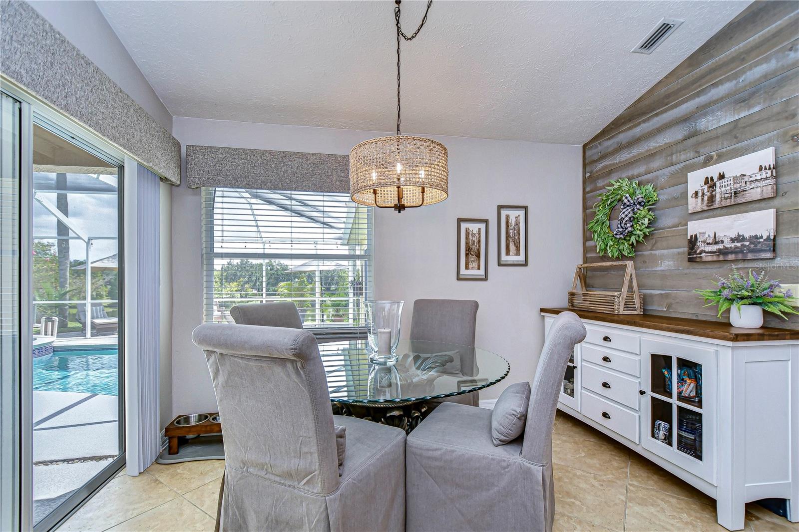 Adorable breakfast nook with feature wall!