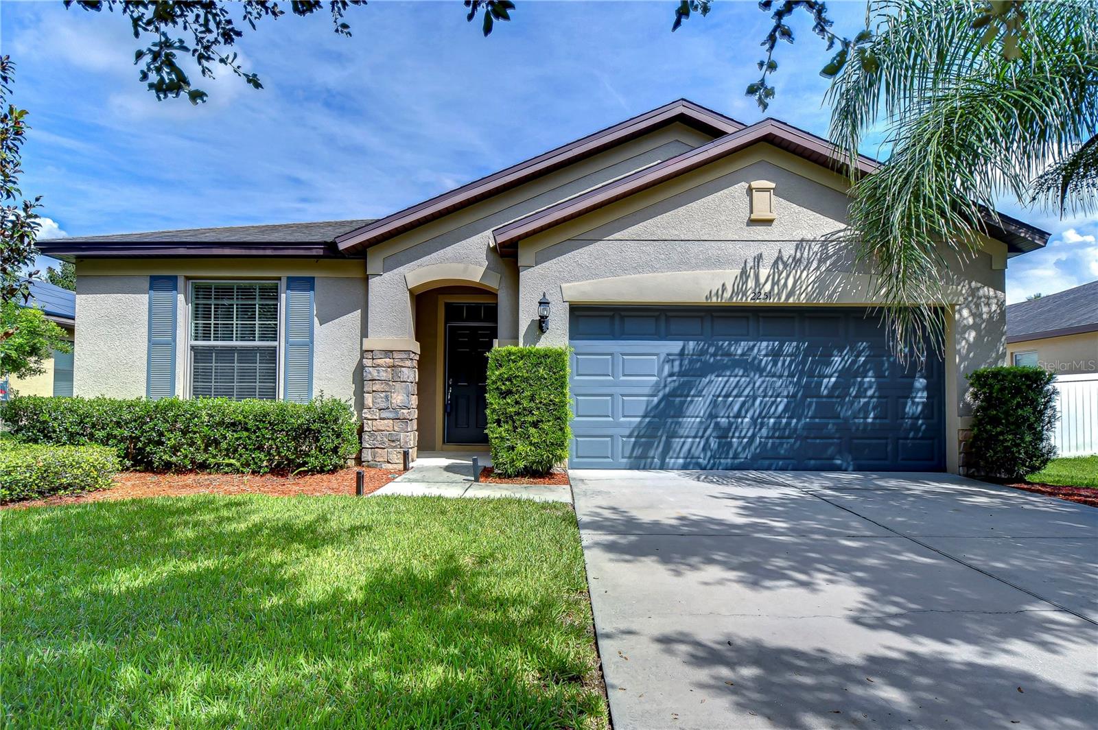 Wonderful curb appeal!