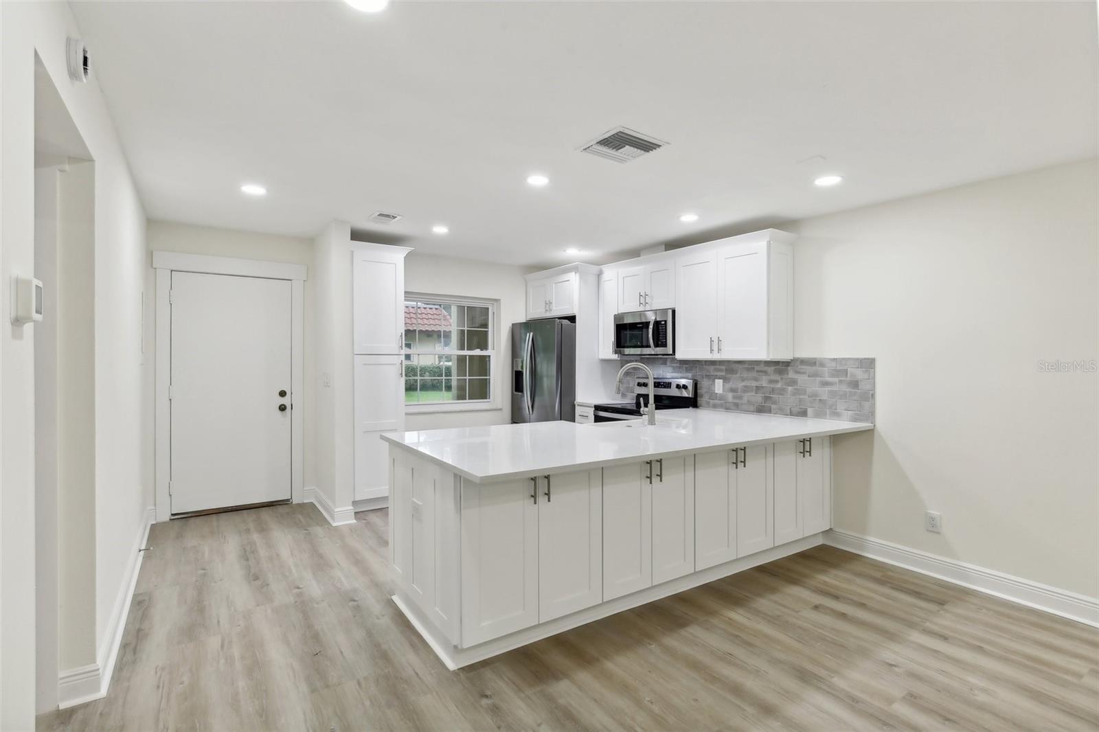 Storage underneath Kitchen Counter Top