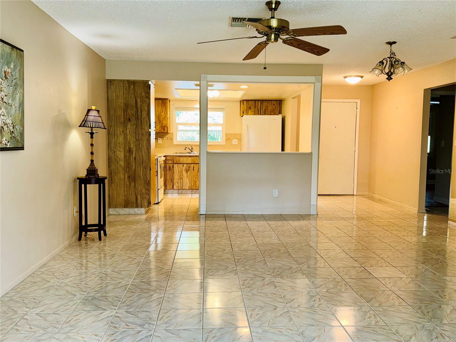 Great Room Looking to Kitchen