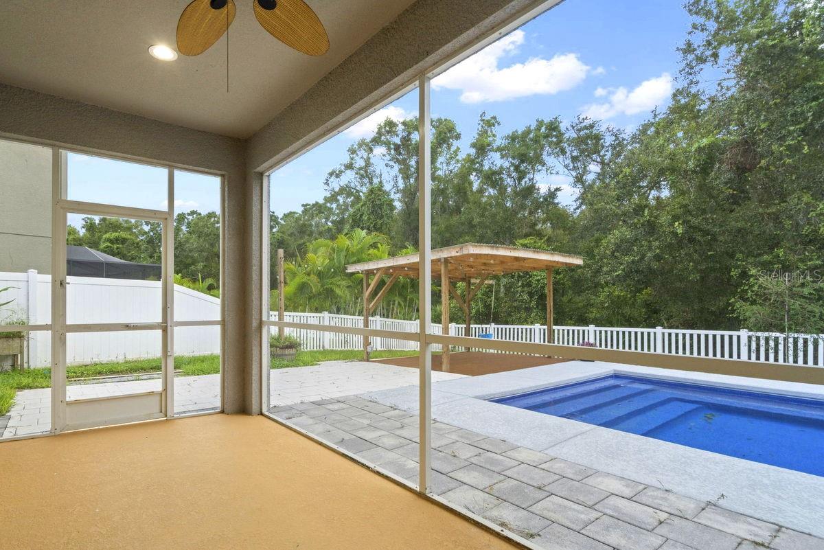 Screened Porch / Lanai