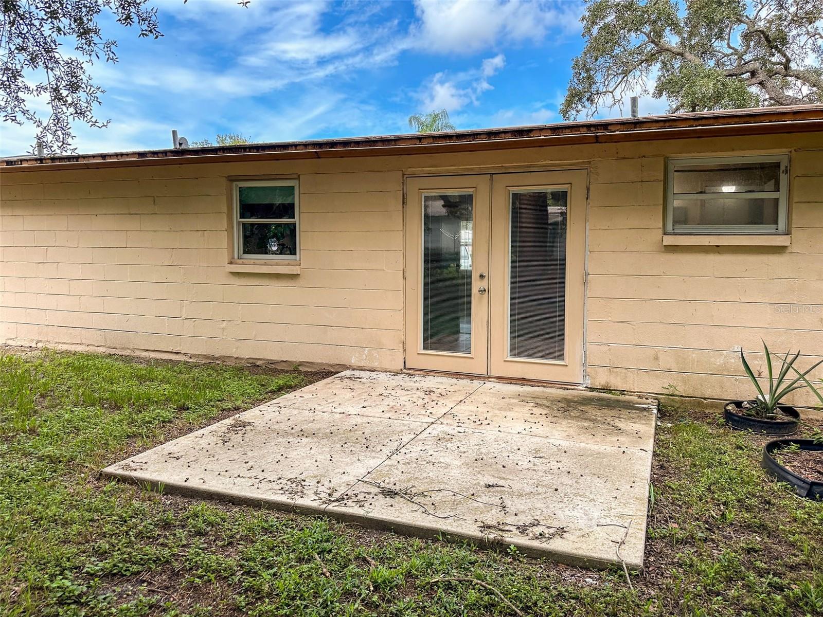 Open rear patio