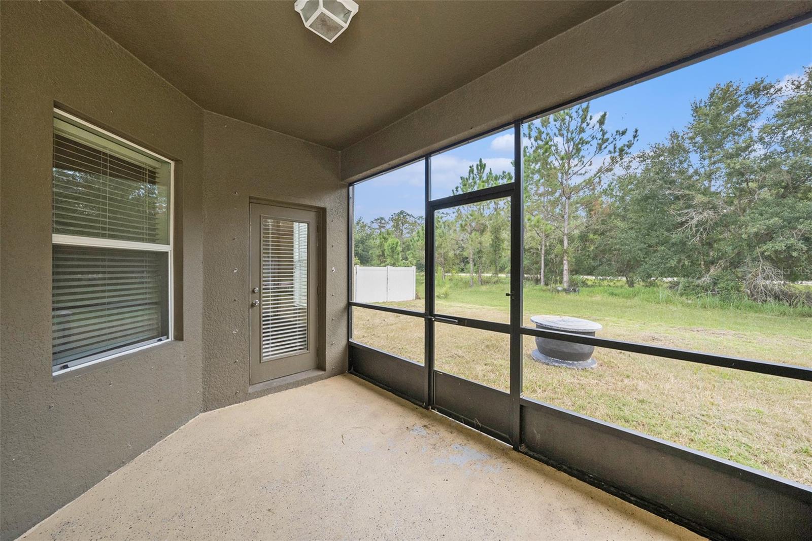 12117 Streambed Dr, Riverview, FL 33579 - Screened lanai