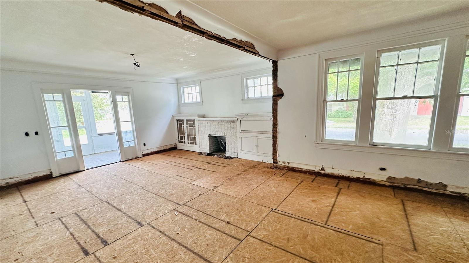 Living room with fireplace