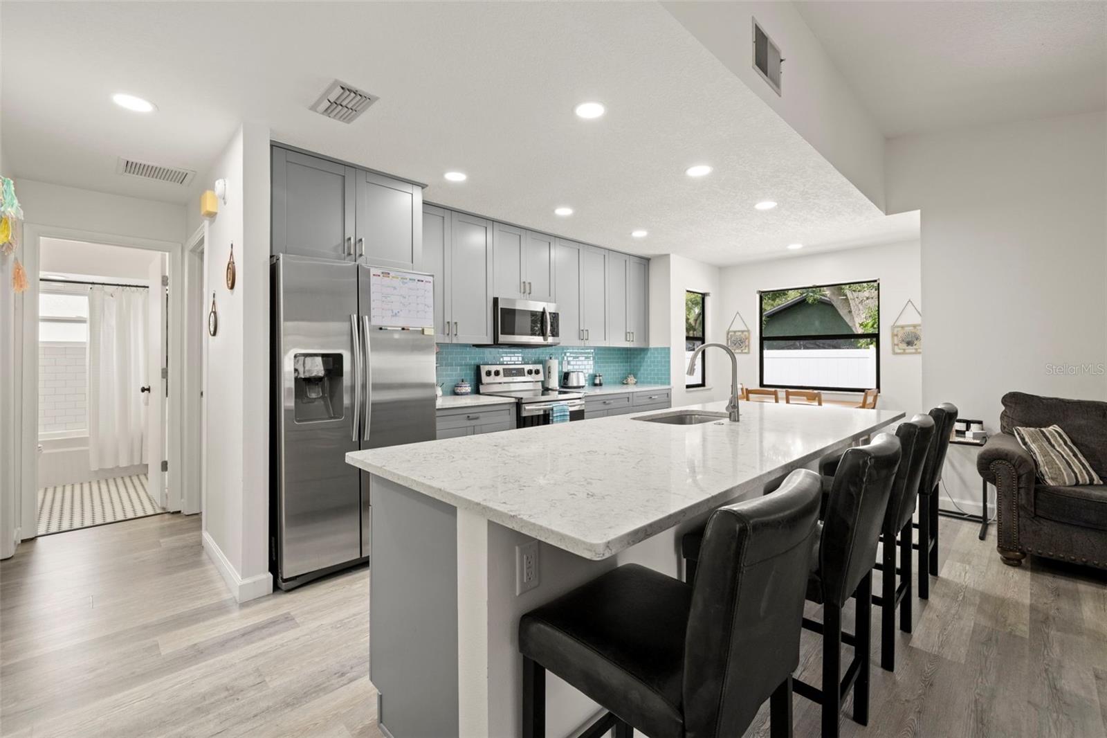 large island with Quartz countertops