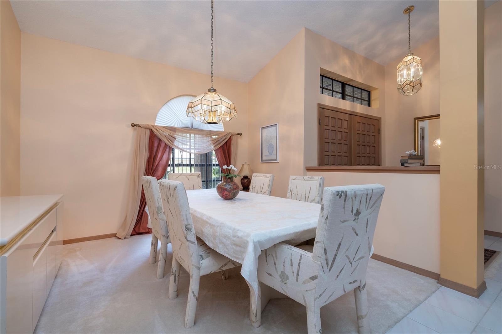 Formal Dining Room with Entrance