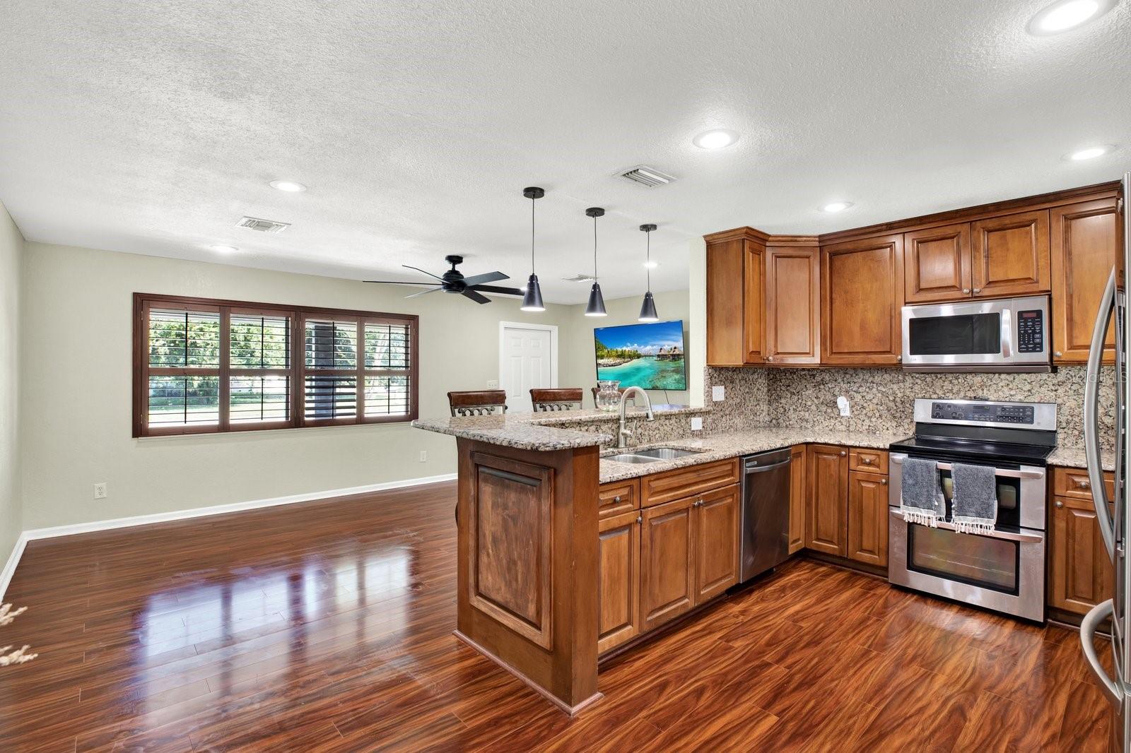 kitchen/living room