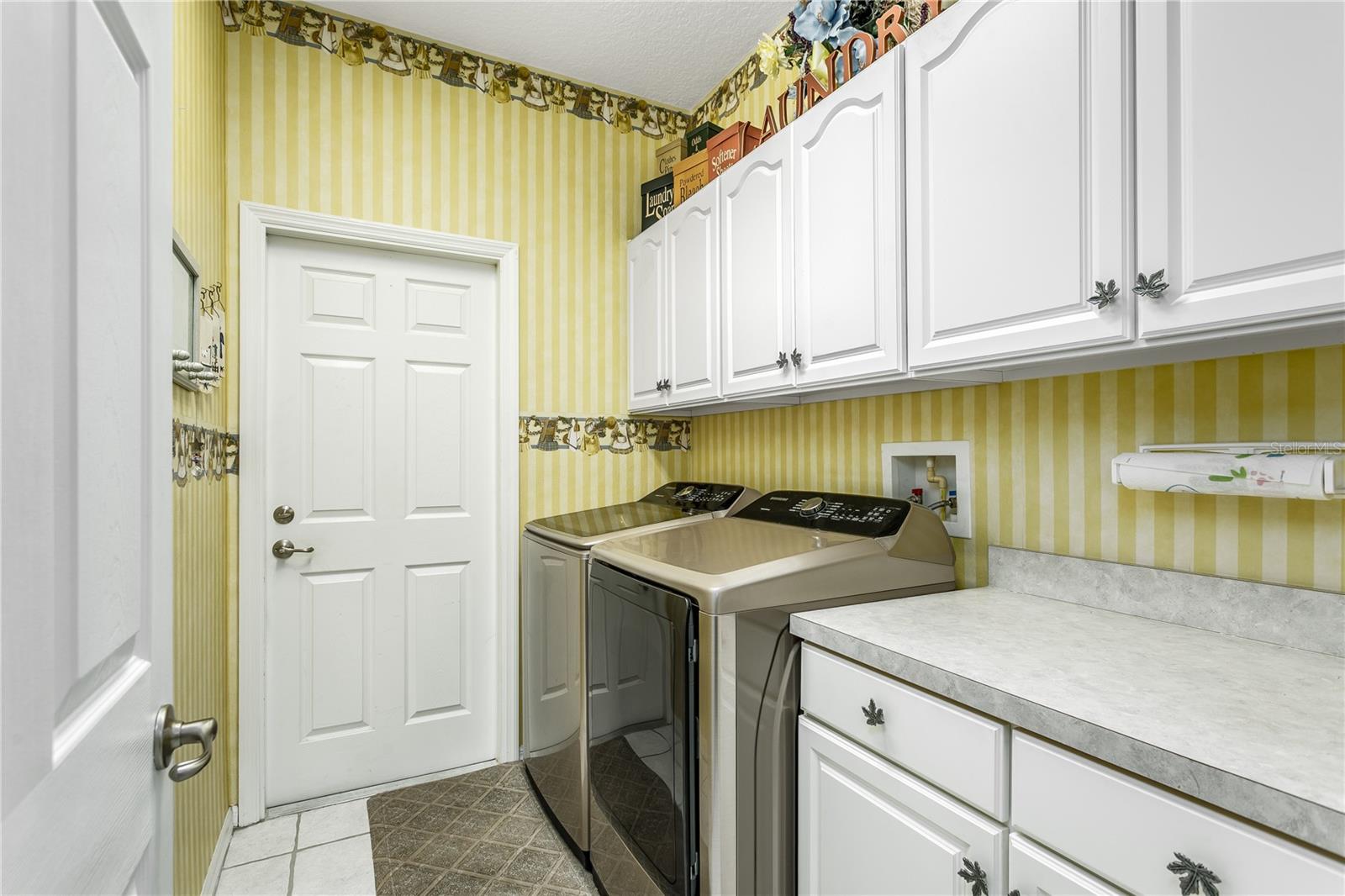 Indoor laundry room