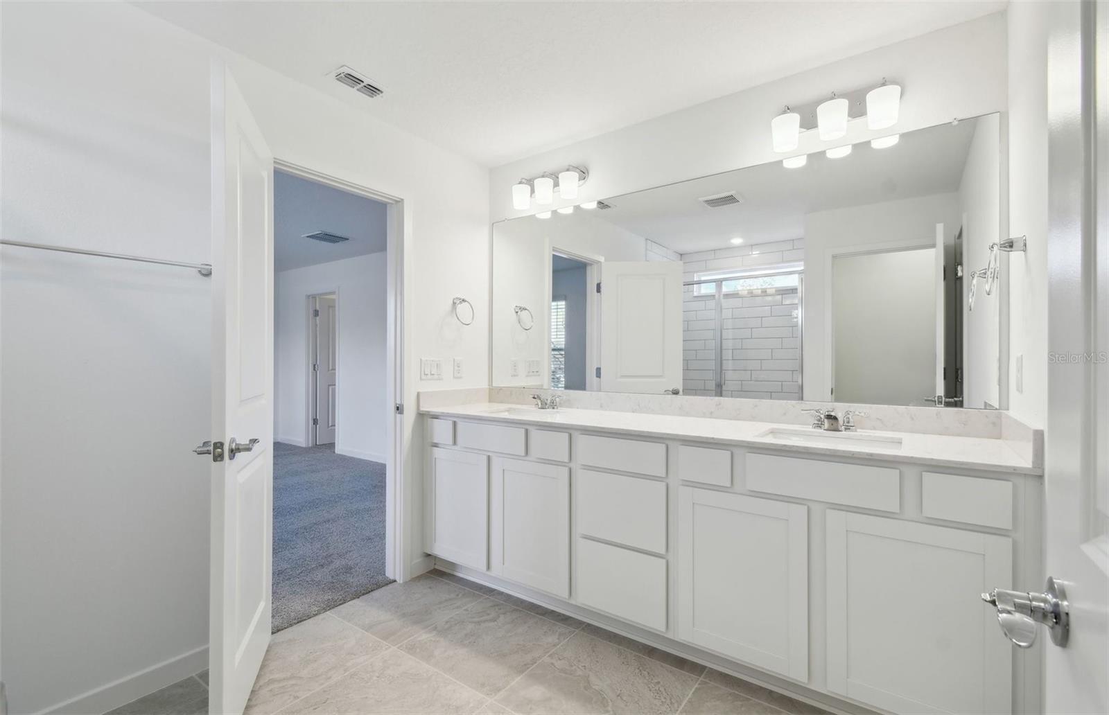 Owner's Bath w/Dual Sinks