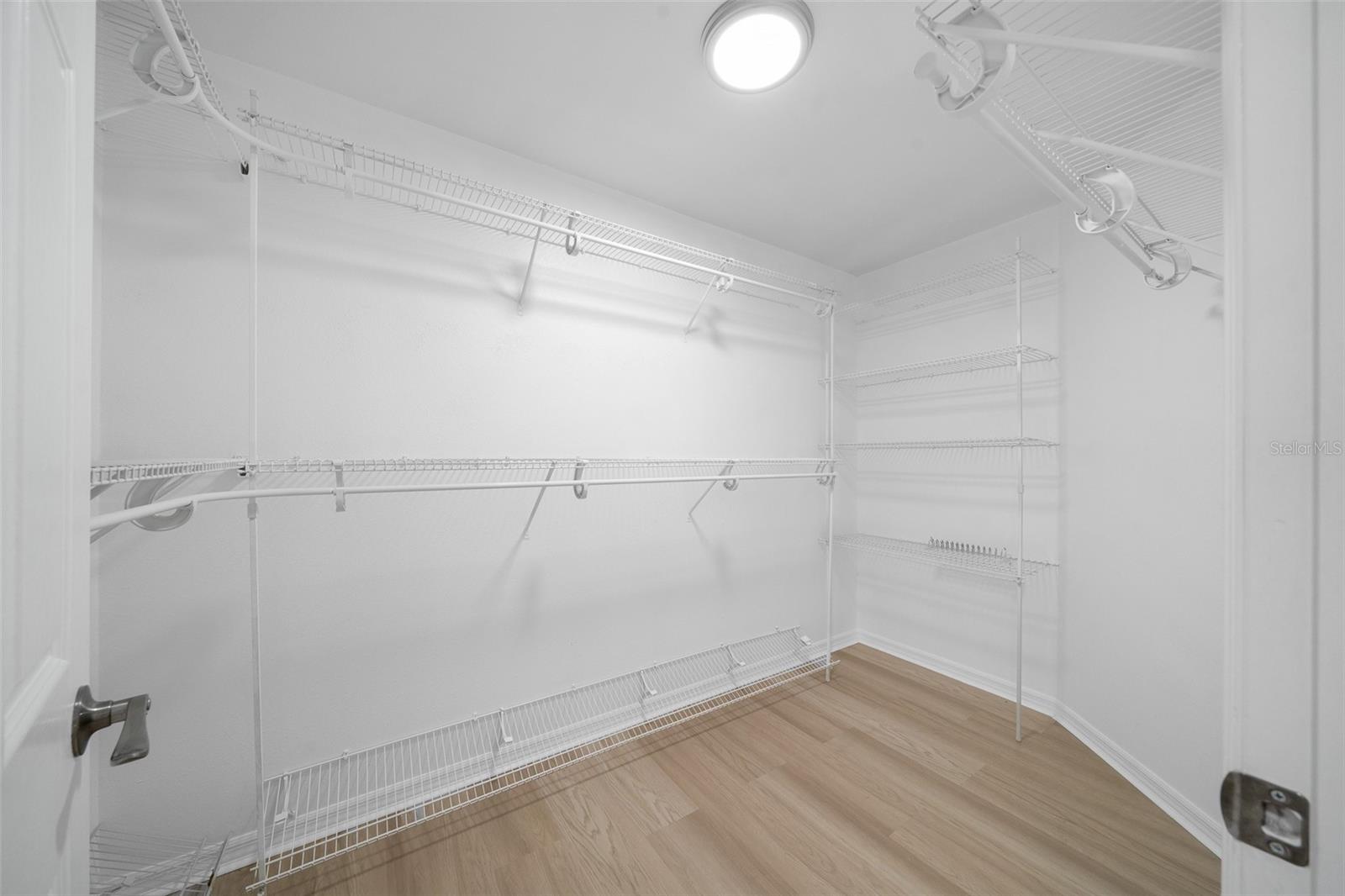 walk-in closet