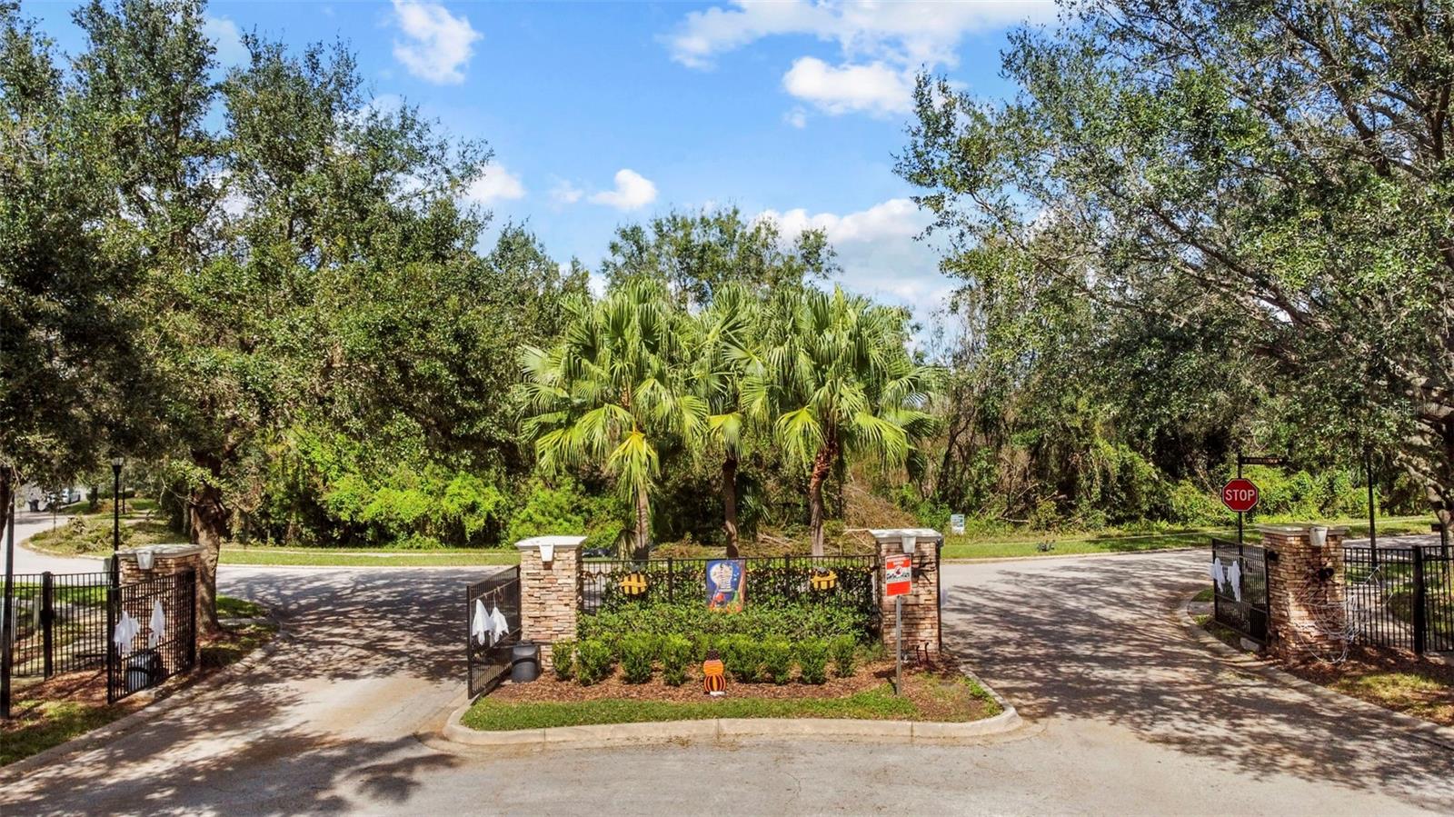 Gated entrance to Martinmeadow