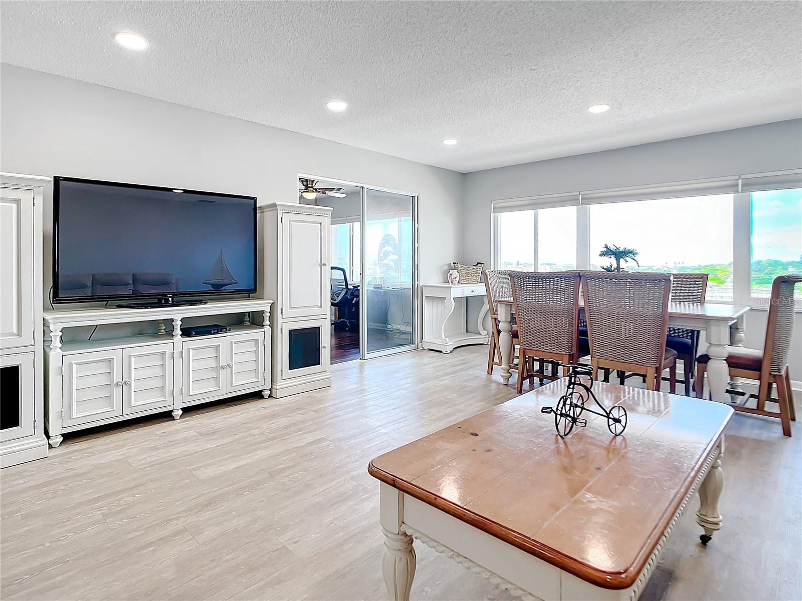 Living/Dining Room - Views of Clearwater Harbor