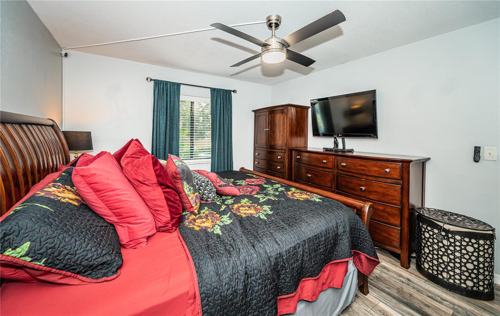 Primary bedroom, ceiling fan