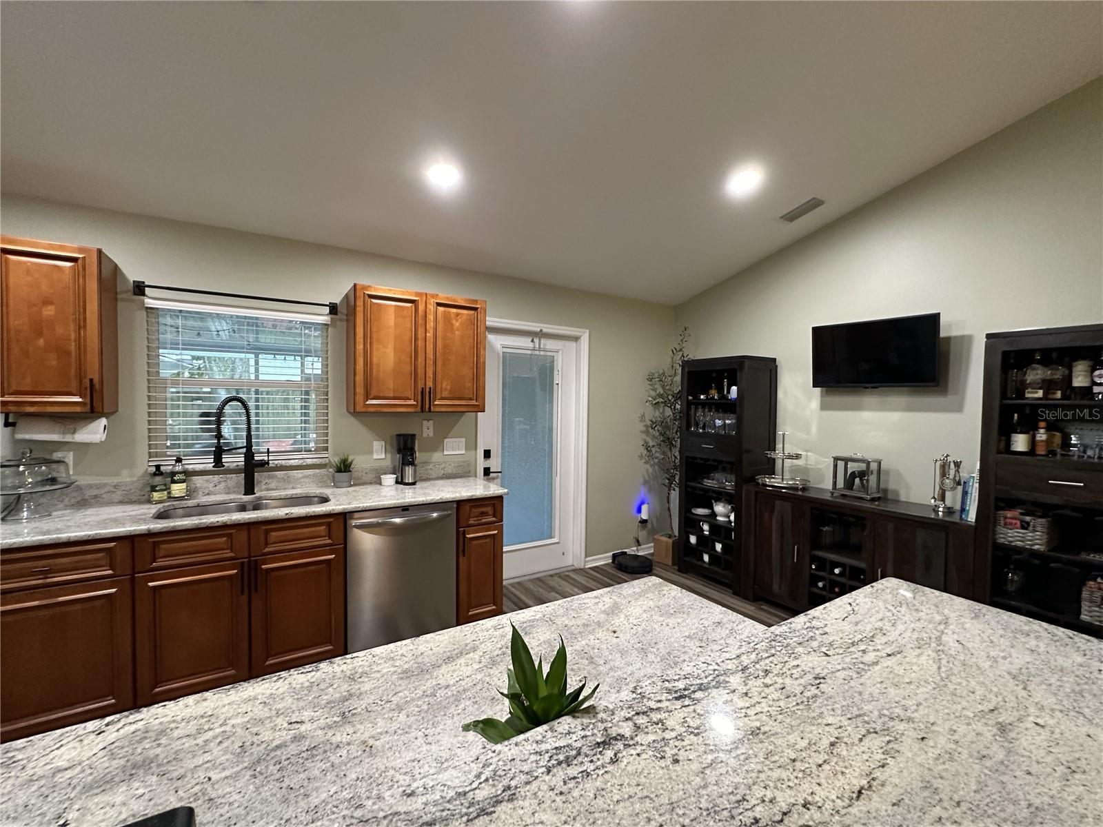 Bonus Dining Area Off Galley Kitchen