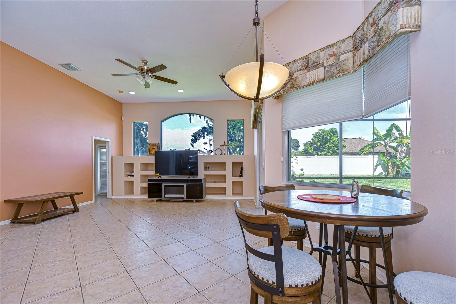 Sunlit breakfast nook!