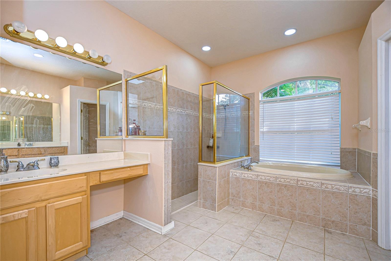 Luxurious en-suite bath featuring dual vanities!