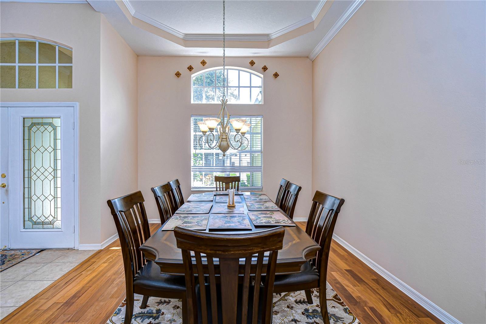 Beautiful tray ceiling!