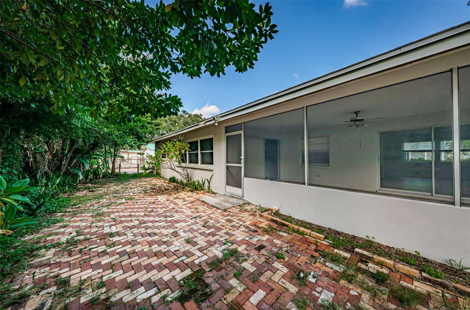 Back yard with brick pavers. Perfect outdoor entertaing space.